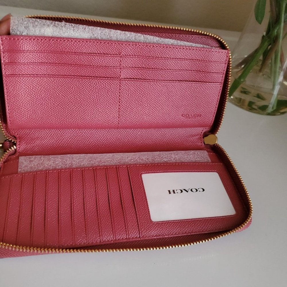 Coach Wallet - Picture 4 of 8